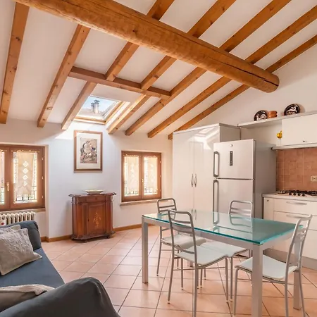 شقة Veronetta Mini Attic فيرونا