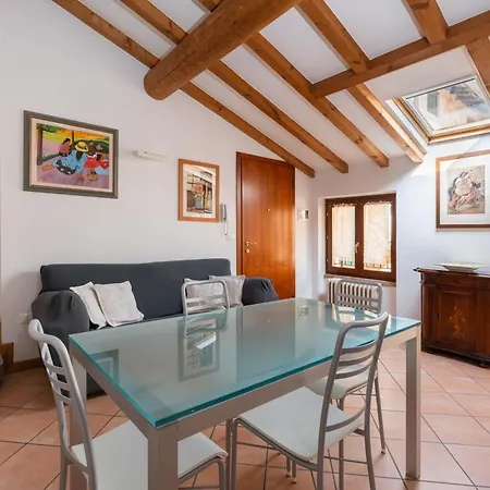 Veronetta Mini Attic *